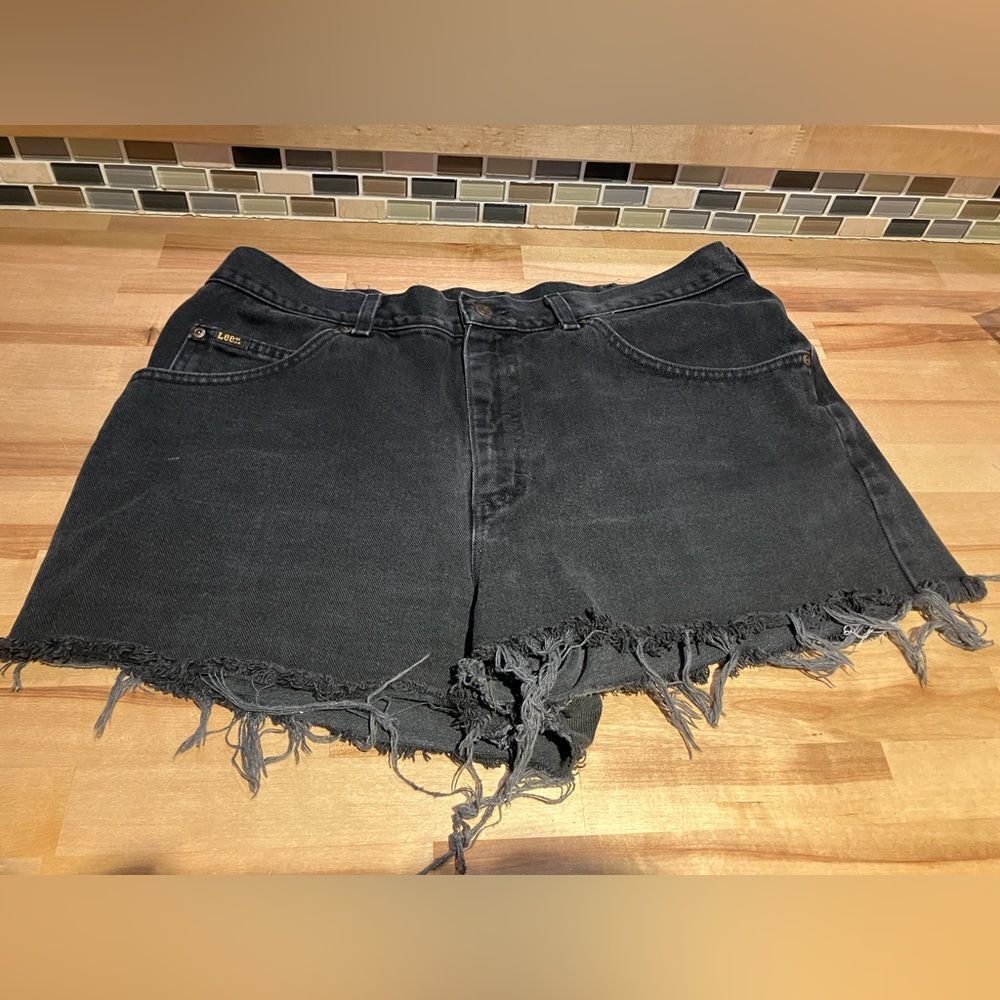 Perfectly worn in Lee cut off shorts, great condition, size 32, vintage - Picture 3 of 4